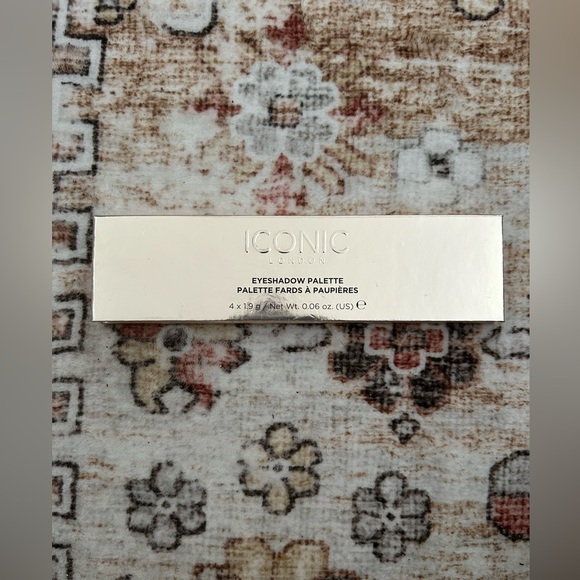 Iconic London Soft and Smokey Eyeshadow Palette - Picture 3 of 6